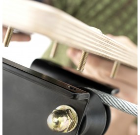 self-supporting structure with stretched wire and slackline