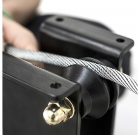 self-supporting structure with stretched wire and slackline